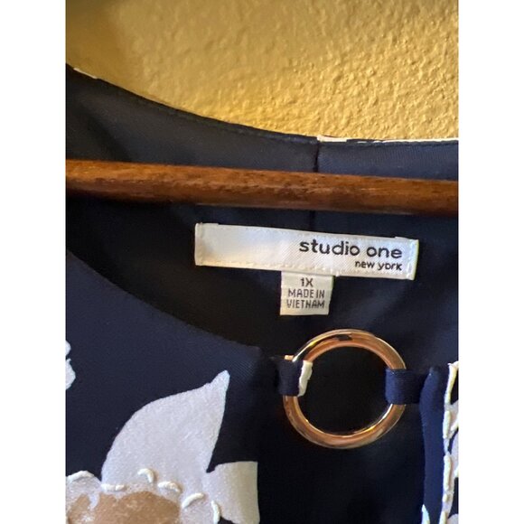 Studio One New York Navy Blue Floral Maxi Dress Sleeveless Keyhole Accent - Picture 4 of 10